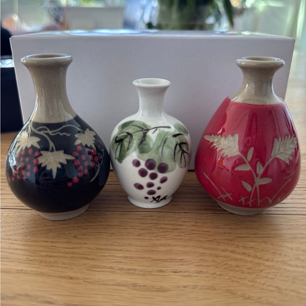 Elegant Ceramic Vase Set - Black, White, and Red